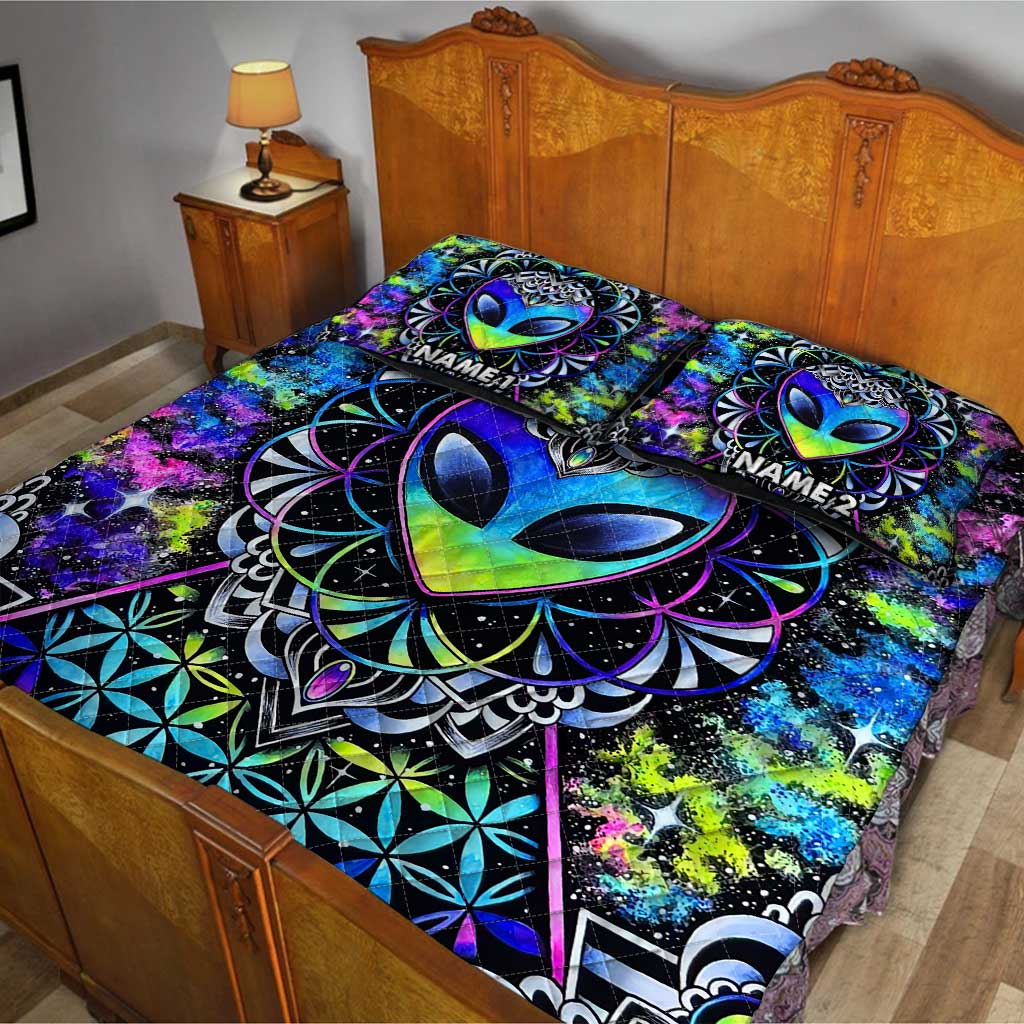 Psychedelic Alien - Personalized Alien Quilt Set